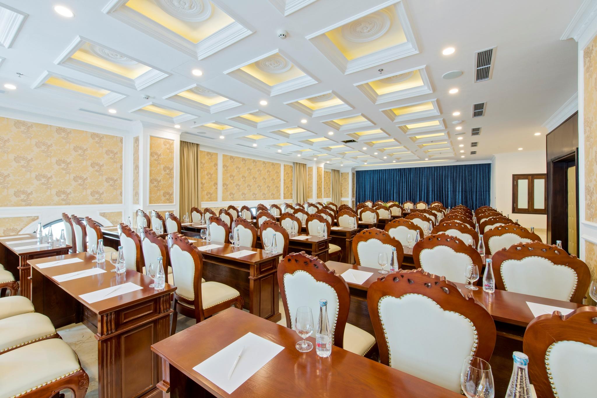 Eden Ocean View Hotel Da Nang Exterior photo